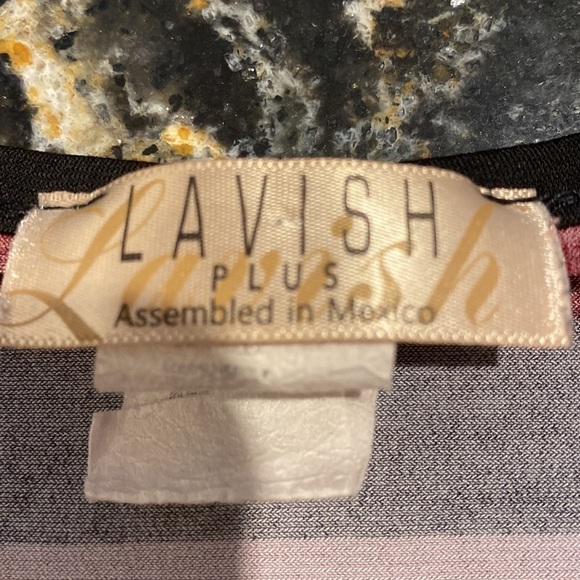 H womens Lavish casual floral stretch plus size top 1X - Picture 4 of 4